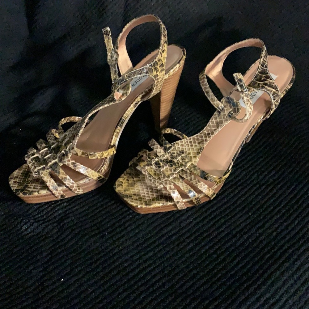Steve Madden P-Tyler heels.